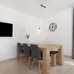 Faisst Apartment *