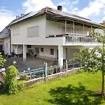 Faisst Apartment *